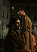 За річкою, в затінку дерев - Скріншот 1