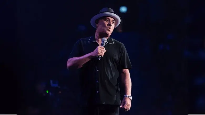 Фонове зображення Рассел Пітерс – Згідно з віком