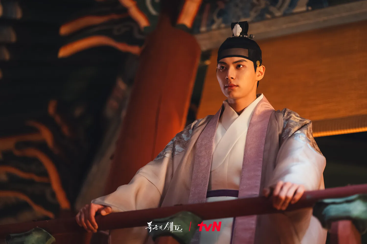 Фонове зображення Смачного, Ваша Величносте